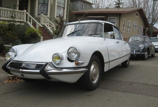 Illustration for article titled 1967 Citroën DS21 Pallas Down On The Alameda Street